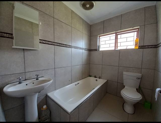 2 BEDROOM SECTIONAL TITLE FOR SALE IN UMTENTWENI